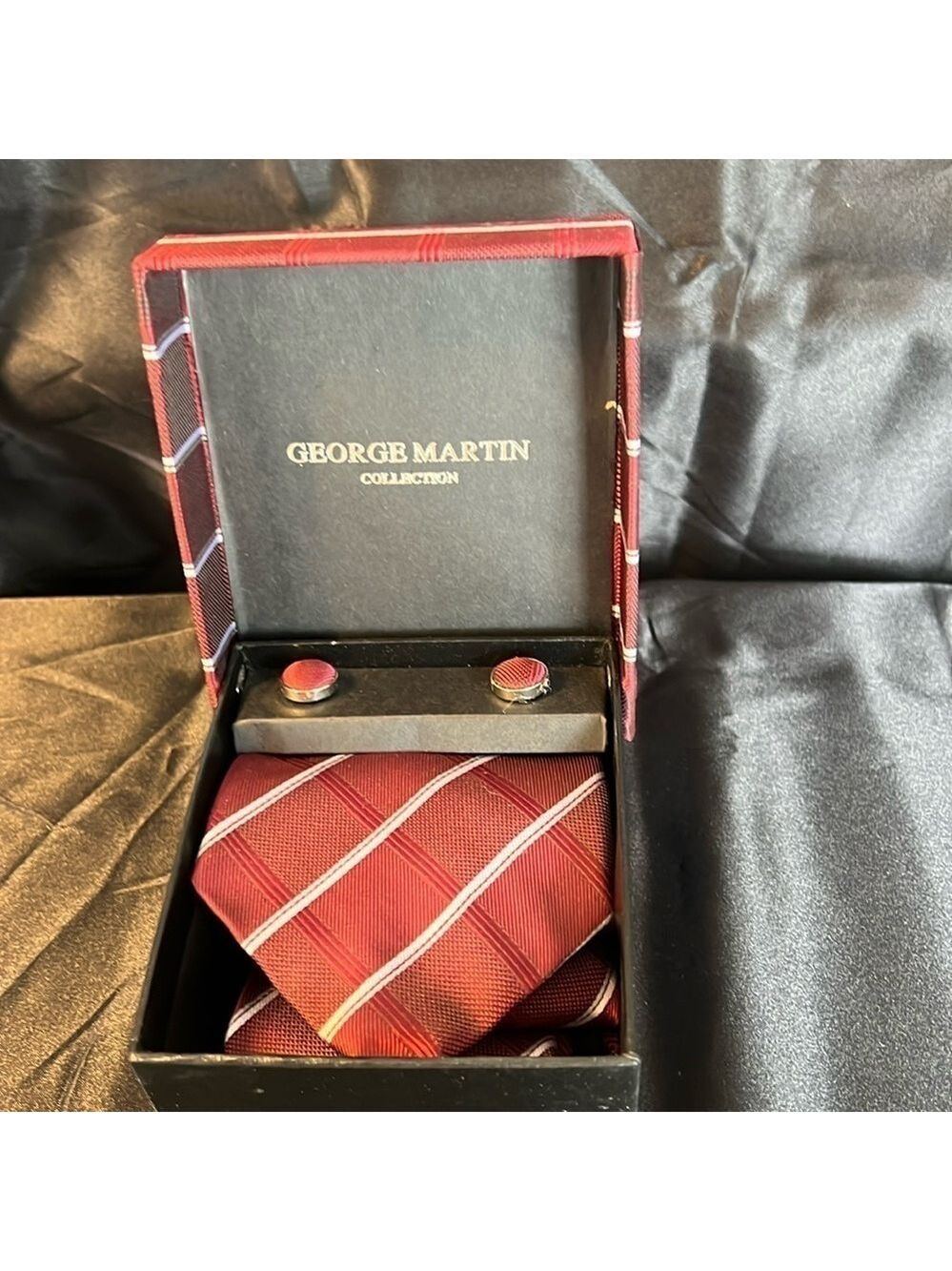 George Martin gift set. Tie, cuff links, pocket square. 60” tie